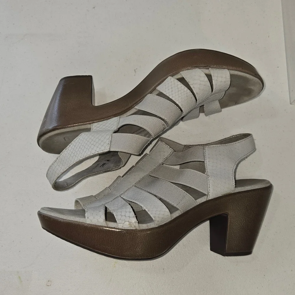 Munro American 9921 Womens 10 M White Snake Print Elastic Strappy Wedge Sandals